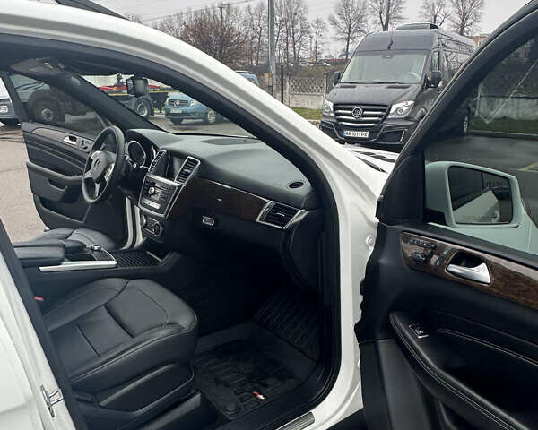 Белый Мерседес М-Класс, объемом двигателя 2.14 л и пробегом 282 тыс. км за 18900 $, фото 34 на Automoto.ua