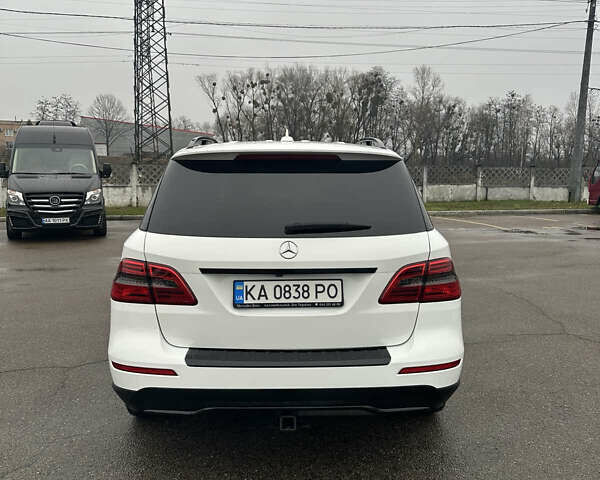 Белый Мерседес М-Класс, объемом двигателя 2.14 л и пробегом 282 тыс. км за 18900 $, фото 7 на Automoto.ua