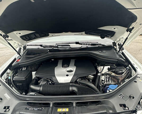 Белый Мерседес М-Класс, объемом двигателя 2.14 л и пробегом 282 тыс. км за 18900 $, фото 32 на Automoto.ua