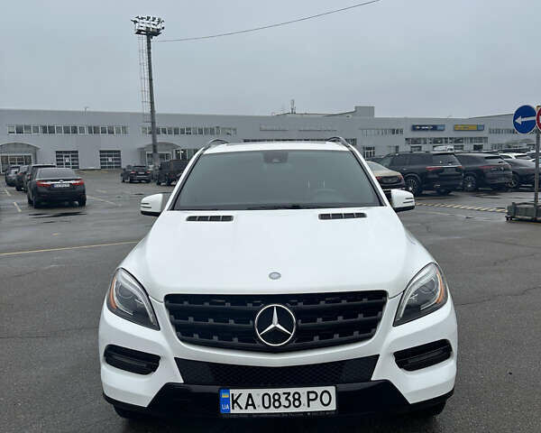 Белый Мерседес М-Класс, объемом двигателя 2.14 л и пробегом 282 тыс. км за 18900 $, фото 14 на Automoto.ua