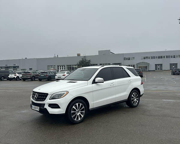 Белый Мерседес М-Класс, объемом двигателя 2.14 л и пробегом 282 тыс. км за 18900 $, фото 12 на Automoto.ua