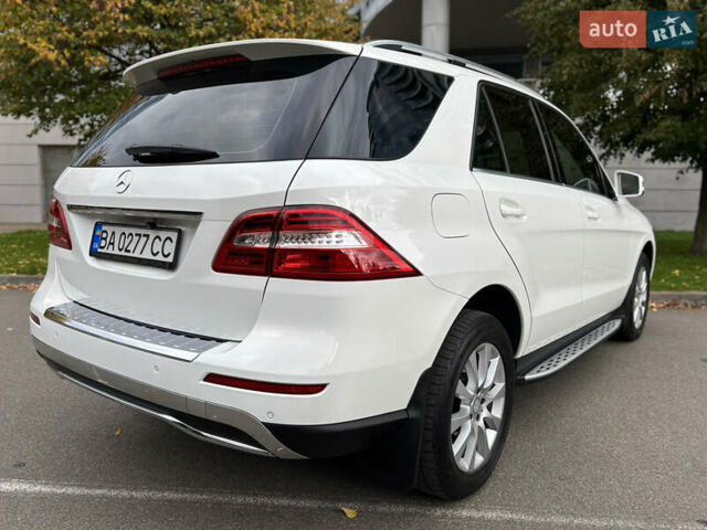 Мерседес М-Класс 2015 в Киеве на Automoto.ua Белый Мерседес М-Класс, объемом двигателя 3 л и пробегом 152 тыс. км за 27900 $, фото 6 на Automoto.ua