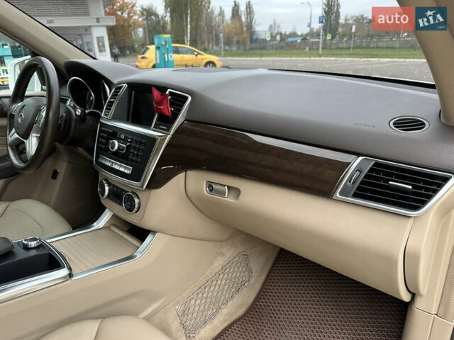 Білий Мерседес М-Клас, об'ємом двигуна 3.5 л та пробігом 196 тис. км за 20900 $, фото 11 на Automoto.ua