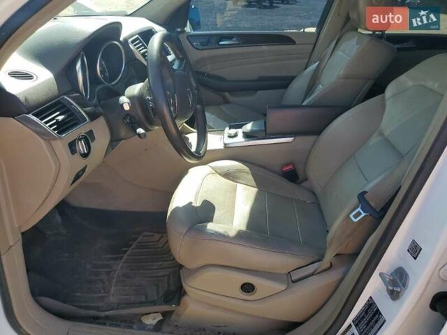 Белый Мерседес М-Класс, объемом двигателя 2.99 л и пробегом 161 тыс. км за 3000 $, фото 6 на Automoto.ua