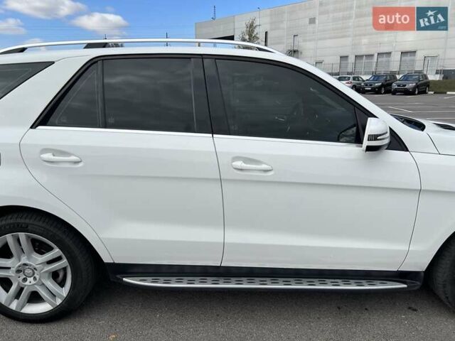 Белый Мерседес М-Класс, объемом двигателя 2.99 л и пробегом 253 тыс. км за 22800 $, фото 4 на Automoto.ua