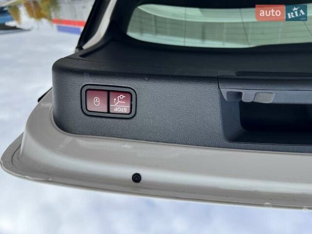 Белый Мерседес М-Класс, объемом двигателя 2.99 л и пробегом 253 тыс. км за 22800 $, фото 15 на Automoto.ua