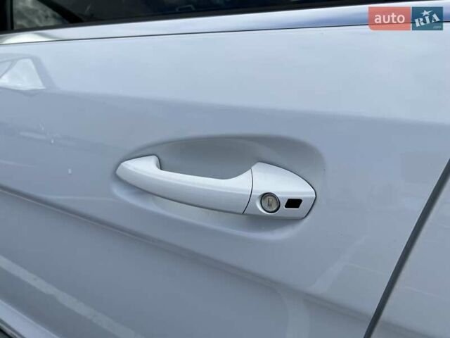 Белый Мерседес М-Класс, объемом двигателя 2.99 л и пробегом 253 тыс. км за 22800 $, фото 7 на Automoto.ua