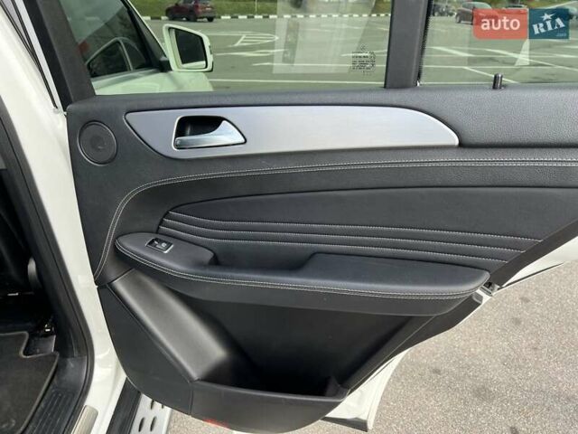 Белый Мерседес М-Класс, объемом двигателя 2.99 л и пробегом 253 тыс. км за 22800 $, фото 24 на Automoto.ua