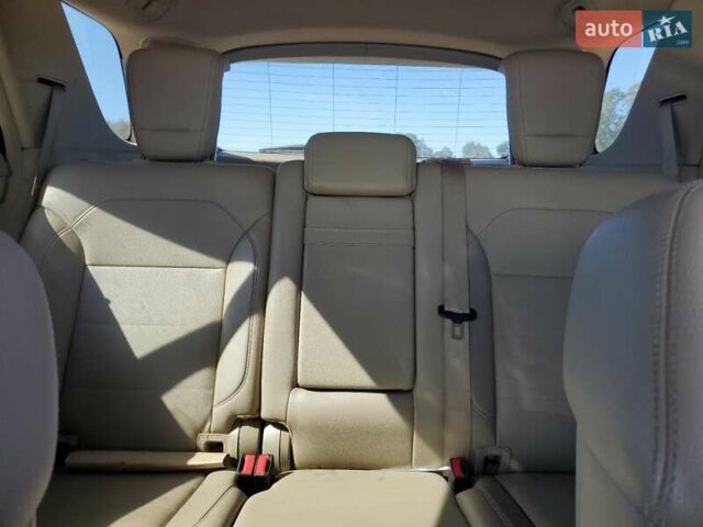 Белый Мерседес М-Класс, объемом двигателя 2.99 л и пробегом 161 тыс. км за 3000 $, фото 9 на Automoto.ua