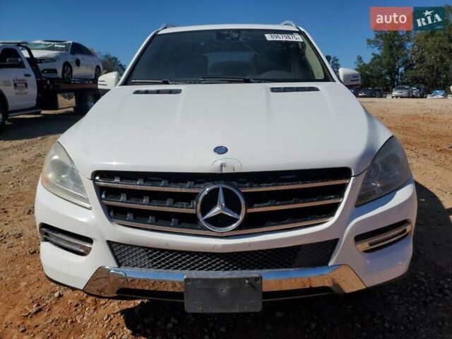 Белый Мерседес М-Класс, объемом двигателя 2.99 л и пробегом 161 тыс. км за 3000 $, фото 4 на Automoto.ua