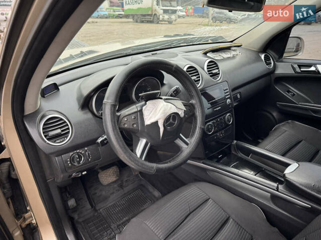 Бежевый Мерседес М-Класс, объемом двигателя 3 л и пробегом 289 тыс. км за 5300 $, фото 27 на Automoto.ua