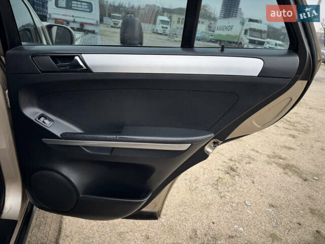 Бежевый Мерседес М-Класс, объемом двигателя 3 л и пробегом 289 тыс. км за 5300 $, фото 31 на Automoto.ua