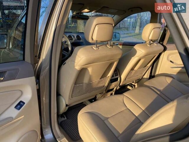 Бежевий Мерседес М-Клас, об'ємом двигуна 3.5 л та пробігом 178 тис. км за 13500 $, фото 17 на Automoto.ua