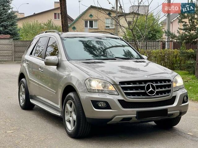 Мерседес М-Клас 2009 у Києві на Automoto.ua Бежевий Мерседес М-Клас, об'ємом двигуна 3.5 л та пробігом 167 тис. км за 11700 $, фото 2 на Automoto.ua