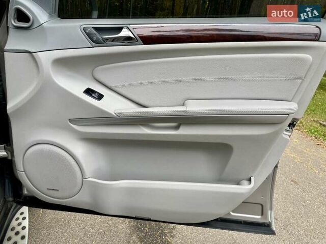 Мерседес М-Клас 2009 у Києві на Automoto.ua Бежевий Мерседес М-Клас, об'ємом двигуна 3.5 л та пробігом 167 тис. км за 11700 $, фото 52 на Automoto.ua