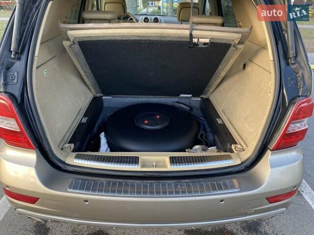 Бежевий Мерседес М-Клас, об'ємом двигуна 3.5 л та пробігом 178 тис. км за 13500 $, фото 20 на Automoto.ua