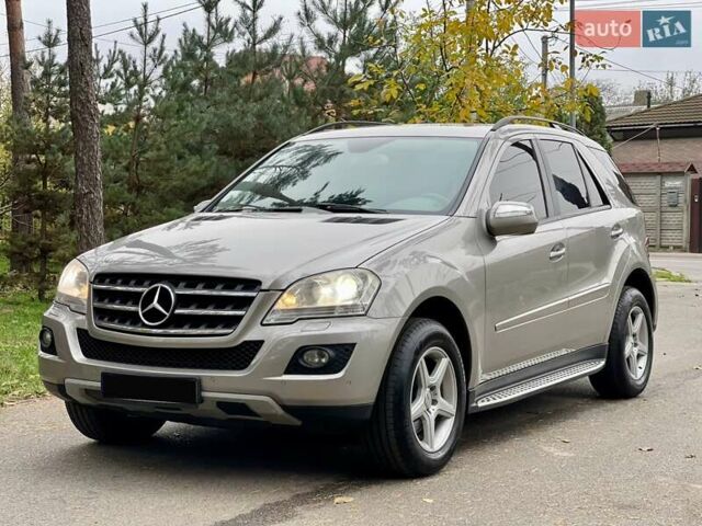 Мерседес М-Клас 2009 у Києві на Automoto.ua Бежевий Мерседес М-Клас, об'ємом двигуна 3.5 л та пробігом 167 тис. км за 11700 $, фото 8 на Automoto.ua