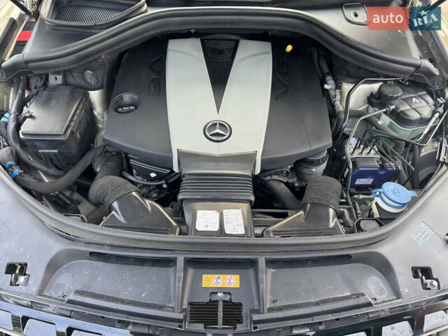 Мерседес М-Класс 2013 в Ровно на Automoto.ua Бежевый Мерседес М-Класс, объемом двигателя 2.99 л и пробегом 235 тыс. км за 21650 $, фото 23 на Automoto.ua