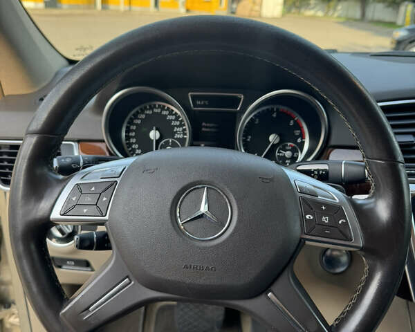 Мерседес М-Класс 2013 в Ровно на Automoto.ua Бежевый Мерседес М-Класс, объемом двигателя 2.99 л и пробегом 235 тыс. км за 21650 $, фото 14 на Automoto.ua