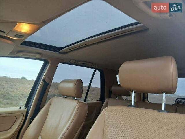 Черный Мерседес М-Класс, объемом двигателя 2.3 л и пробегом 250 тыс. км за 4000 $, фото 6 на Automoto.ua