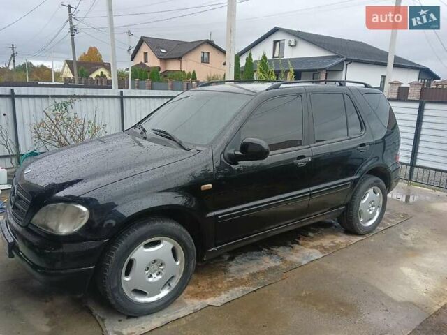 Чорний Мерседес М-Клас, об'ємом двигуна 2.69 л та пробігом 379 тис. км за 6800 $, фото 2 на Automoto.ua