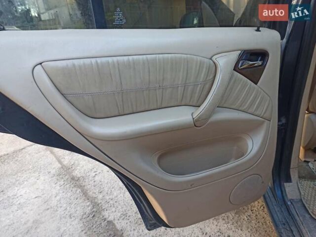 Черный Мерседес М-Класс, объемом двигателя 3.2 л и пробегом 383 тыс. км за 3680 $, фото 13 на Automoto.ua