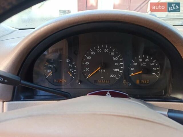 Черный Мерседес М-Класс, объемом двигателя 3.2 л и пробегом 383 тыс. км за 3680 $, фото 9 на Automoto.ua