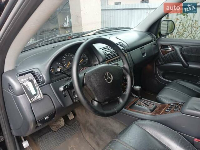 Чорний Мерседес М-Клас, об'ємом двигуна 2.69 л та пробігом 379 тис. км за 6800 $, фото 15 на Automoto.ua