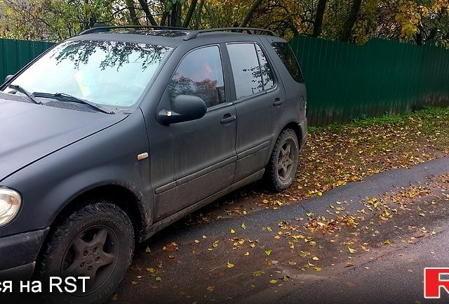 Чорний Мерседес М-Клас, об'ємом двигуна 2.7 л та пробігом 135 тис. км за 6000 $, фото 3 на Automoto.ua