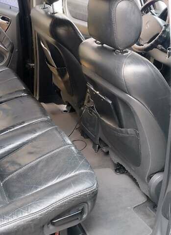 Черный Мерседес М-Класс, объемом двигателя 4.3 л и пробегом 380 тыс. км за 8200 $, фото 12 на Automoto.ua