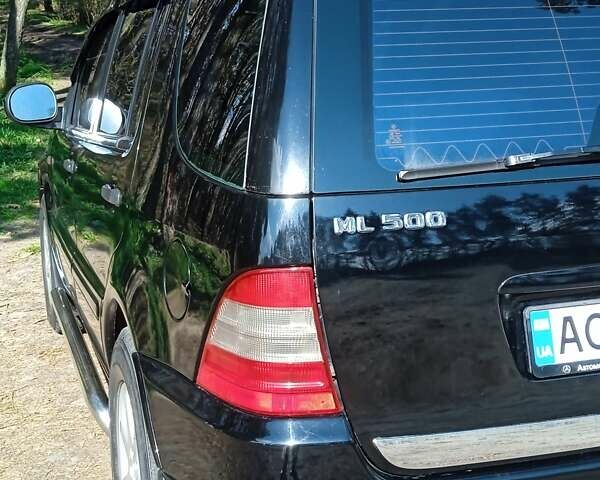 Черный Мерседес М-Класс, объемом двигателя 4.3 л и пробегом 380 тыс. км за 8200 $, фото 3 на Automoto.ua