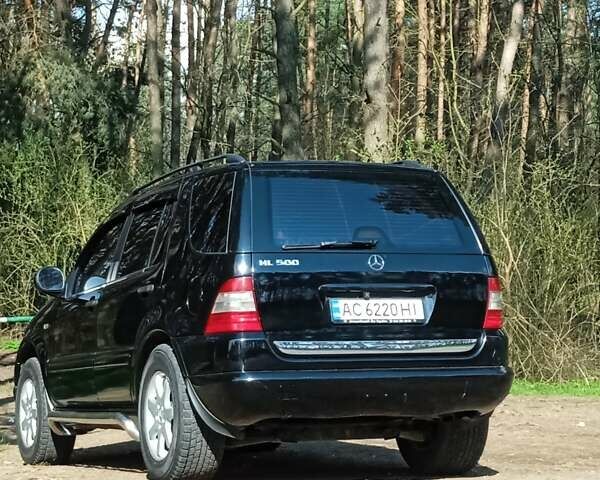 Черный Мерседес М-Класс, объемом двигателя 4.3 л и пробегом 380 тыс. км за 8200 $, фото 4 на Automoto.ua