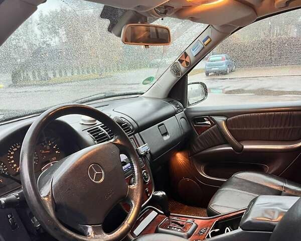 Черный Мерседес М-Класс, объемом двигателя 2.7 л и пробегом 461 тыс. км за 7450 $, фото 4 на Automoto.ua