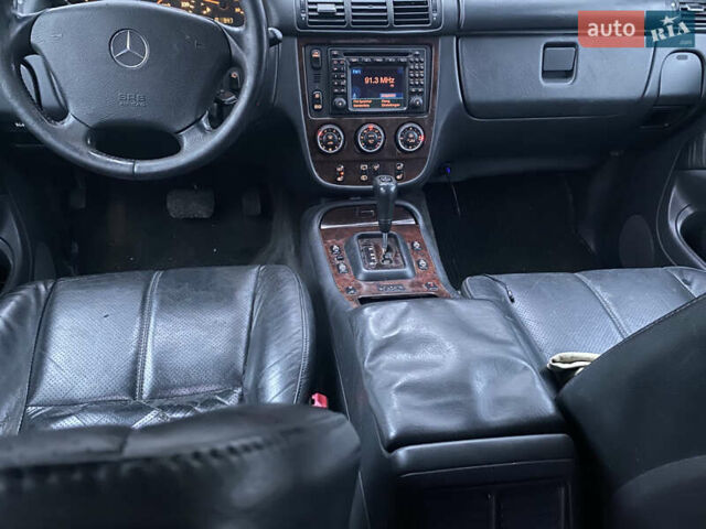 Черный Мерседес М-Класс, объемом двигателя 2.69 л и пробегом 268 тыс. км за 4800 $, фото 2 на Automoto.ua