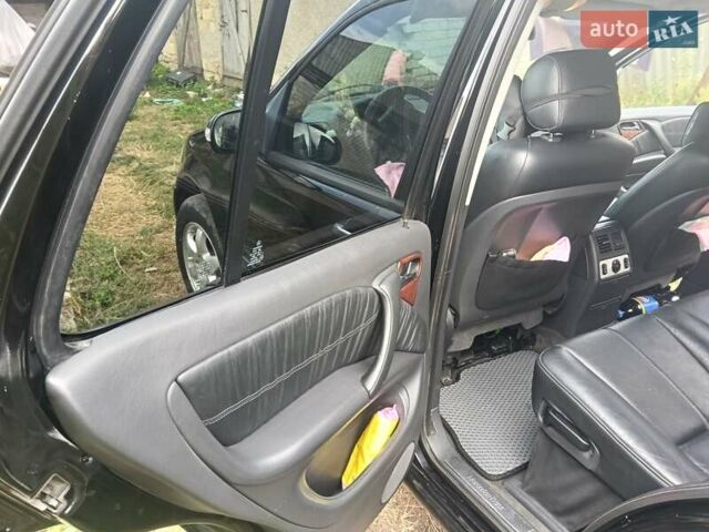 Чорний Мерседес М-Клас, об'ємом двигуна 4 л та пробігом 233 тис. км за 5200 $, фото 1 на Automoto.ua