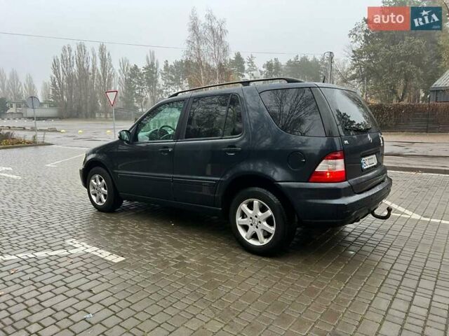 Черный Мерседес М-Класс, объемом двигателя 2.7 л и пробегом 461 тыс. км за 7450 $, фото 5 на Automoto.ua