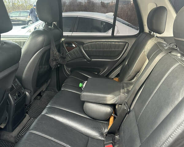 Черный Мерседес М-Класс, объемом двигателя 3.72 л и пробегом 300 тыс. км за 7700 $, фото 16 на Automoto.ua