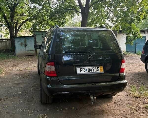 Черный Мерседес М-Класс, объемом двигателя 2.7 л и пробегом 355 тыс. км за 4600 $, фото 3 на Automoto.ua