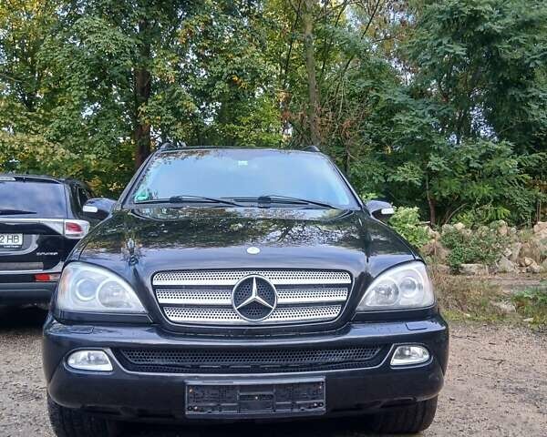 Мерседес М-Класс 2003 в Хусте на Automoto.ua Черный Мерседес М-Класс, объемом двигателя 2.7 л и пробегом 255 тыс. км за 10800 $, фото 1 на Automoto.ua