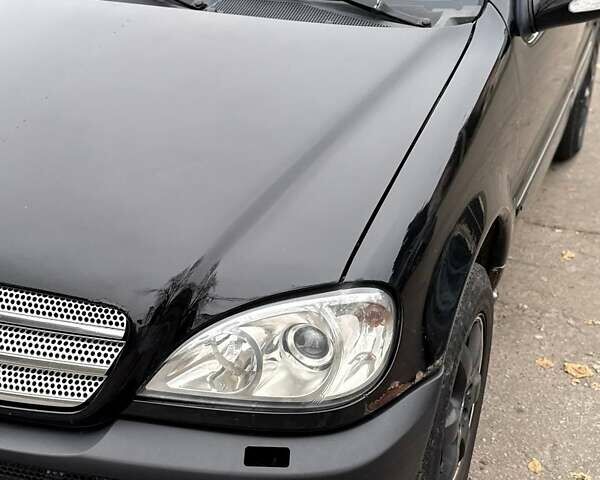 Черный Мерседес М-Класс, объемом двигателя 2.7 л и пробегом 382 тыс. км за 4900 $, фото 2 на Automoto.ua