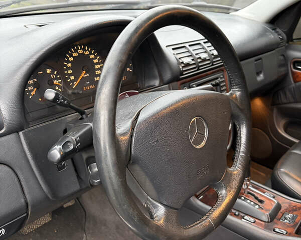 Черный Мерседес М-Класс, объемом двигателя 2.7 л и пробегом 300 тыс. км за 9200 $, фото 8 на Automoto.ua