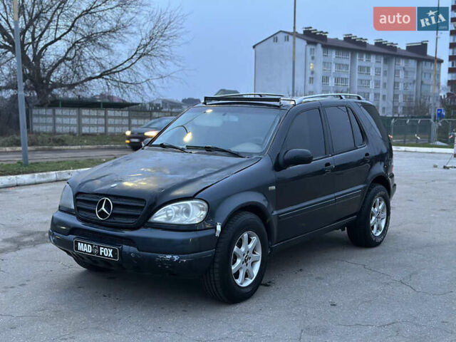 Черный Мерседес М-Класс, объемом двигателя 2.7 л и пробегом 400 тыс. км за 3800 $, фото 6 на Automoto.ua