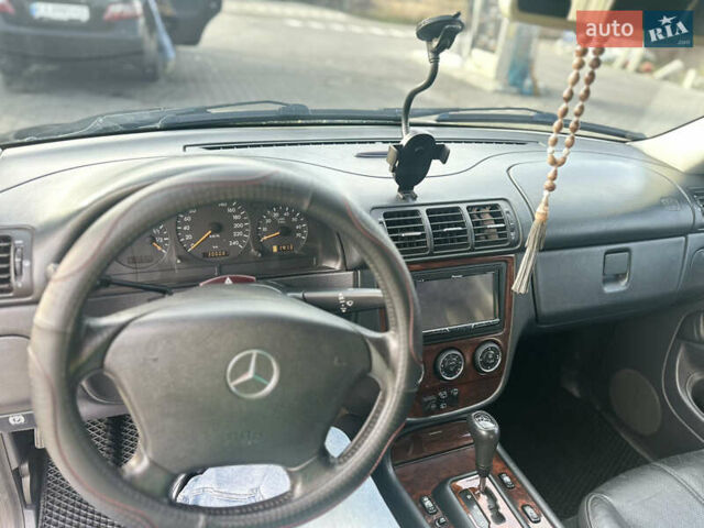 Черный Мерседес М-Класс, объемом двигателя 3.72 л и пробегом 300 тыс. км за 7700 $, фото 11 на Automoto.ua