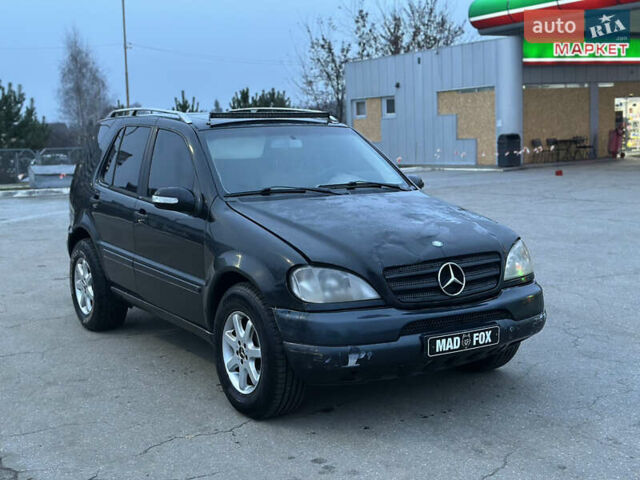 Черный Мерседес М-Класс, объемом двигателя 2.7 л и пробегом 400 тыс. км за 3800 $, фото 5 на Automoto.ua