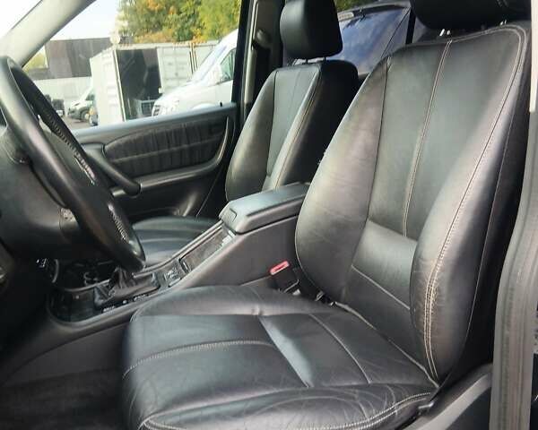 Мерседес М-Класс 2003 в Хусте на Automoto.ua Черный Мерседес М-Класс, объемом двигателя 2.7 л и пробегом 255 тыс. км за 10800 $, фото 6 на Automoto.ua
