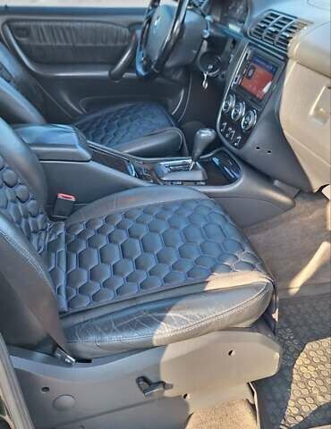 Черный Мерседес М-Класс, объемом двигателя 3.7 л и пробегом 322 тыс. км за 6000 $, фото 9 на Automoto.ua