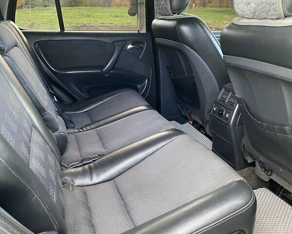 Черный Мерседес М-Класс, объемом двигателя 2.69 л и пробегом 345 тыс. км за 8200 $, фото 14 на Automoto.ua