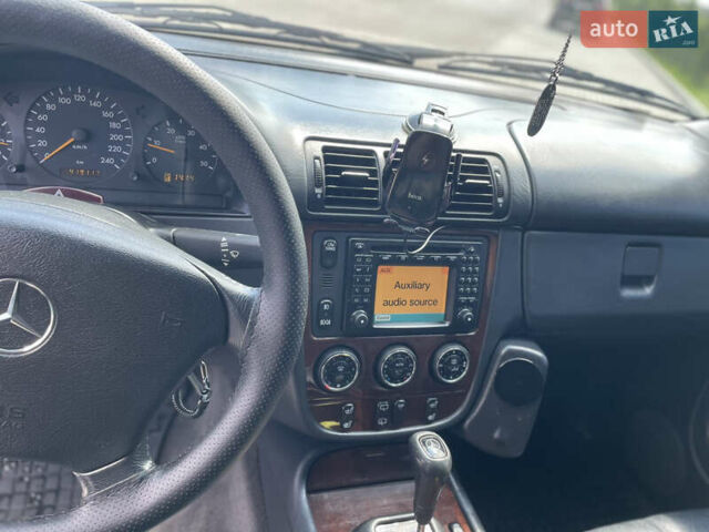Черный Мерседес М-Класс, объемом двигателя 2.69 л и пробегом 425 тыс. км за 5300 $, фото 7 на Automoto.ua