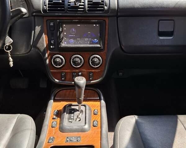 Черный Мерседес М-Класс, объемом двигателя 3.5 л и пробегом 280 тыс. км за 7900 $, фото 5 на Automoto.ua