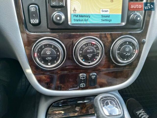Чорний Мерседес М-Клас, об'ємом двигуна 4 л та пробігом 304 тис. км за 6900 $, фото 1 на Automoto.ua